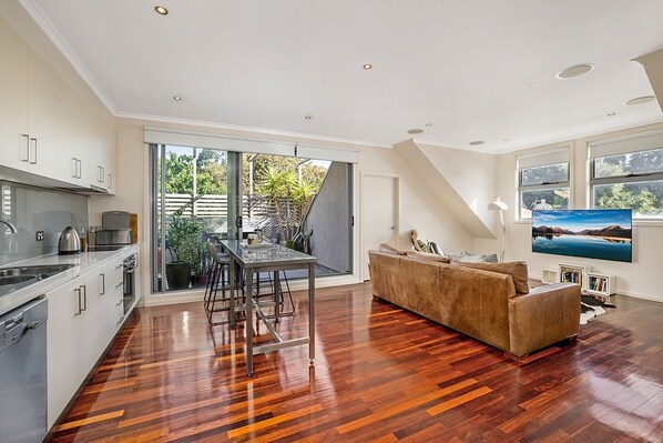 Kitchen / Living Room