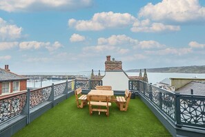 Laguz @ The Merchants Quarters, Scarborough - Host & Stay