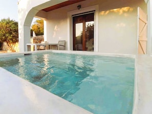 Exterior private jacuzzi