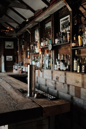 Bar (in der Unterkunft)