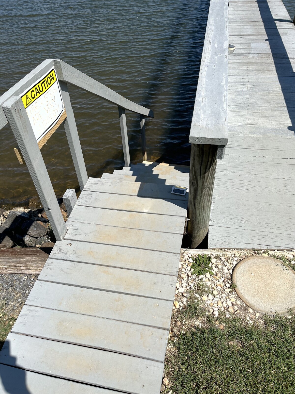 ENJOY THIS PRIVATE PEACEFUL 2 BR APARTMENT WITH STUNNING VIEWS OF LAKE WYLIE