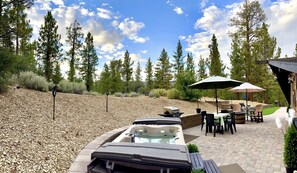 Your views will captivate you…relax and recharge! 💕 You’ll love all the PRIVACY!