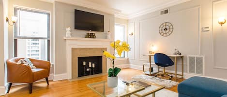 Welcome to our gilded1bd/1ba. Spacious living room. WiFi here is up to 500 MBPS.