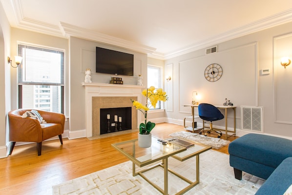 Welcome to our gilded1bd/1ba. Spacious living room. WiFi here is up to 500 MBPS.