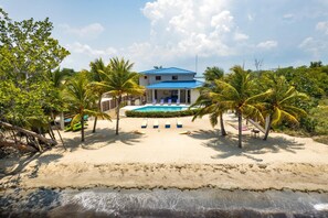 5 Bedroom Beachfront Villa  w/ Large Pool & Staff (2506)