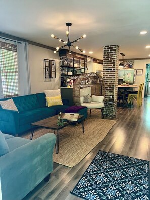 Comfortable and relaxing room for a couple or friends and family.