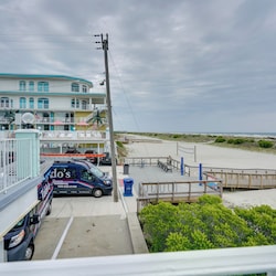 Parking | Community Garage (1 Vehicle) | Free Street Parking Available