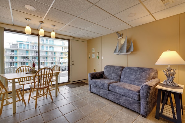 Wildwood Crest Vacation Rental | 1BR | 1BA | Step-Free Access | 440 Sq Ft