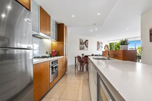 029_Open2view_ID823158-6_685_Casuarina_Way__Casuarina