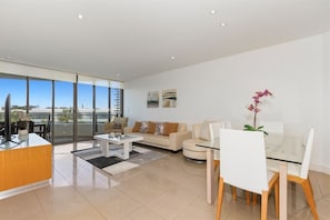 055_Open2view_ID714794-56_685_Casuarina_Way__Casuarina