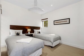 020_Open2view_ID811452-67_685_Casuarina_Way__Casuarina