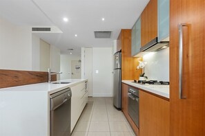028_Open2view_ID811452-67_685_Casuarina_Way__Casuarina