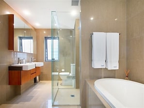 Master Ensuite