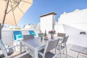 Dinning area on roof terrace