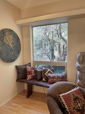 Sitting area in the family room. 