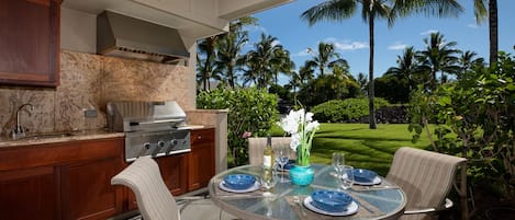 Private Lanai with Dining Table