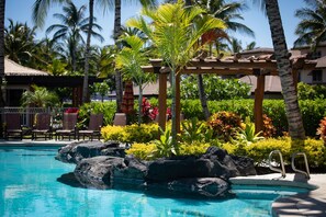 Pool Area at Mauna Lani Hawai'i Vacation Rentals