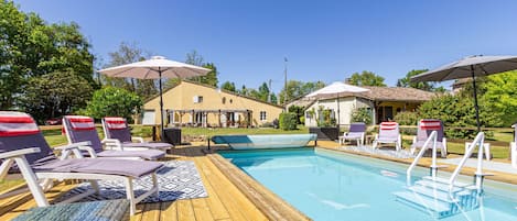 The private above-ground pool measures 3.4m x 6m and is 1.2m deep.