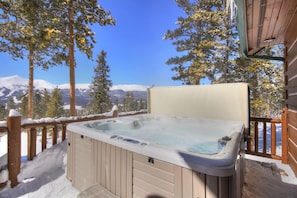 Hot tub with views!