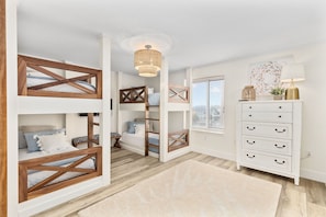 Bunk room-perfect kid space!