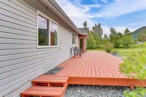 Deck | Mountain Views