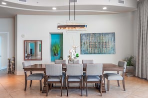 Turquoise Place C2902 Dining Room