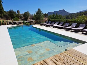 Chaises longues