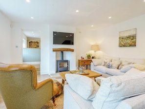 Living room | Inner lodge, Holden