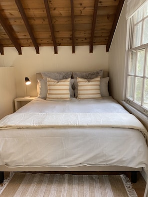 Master bedroom upstairs -Queen bed