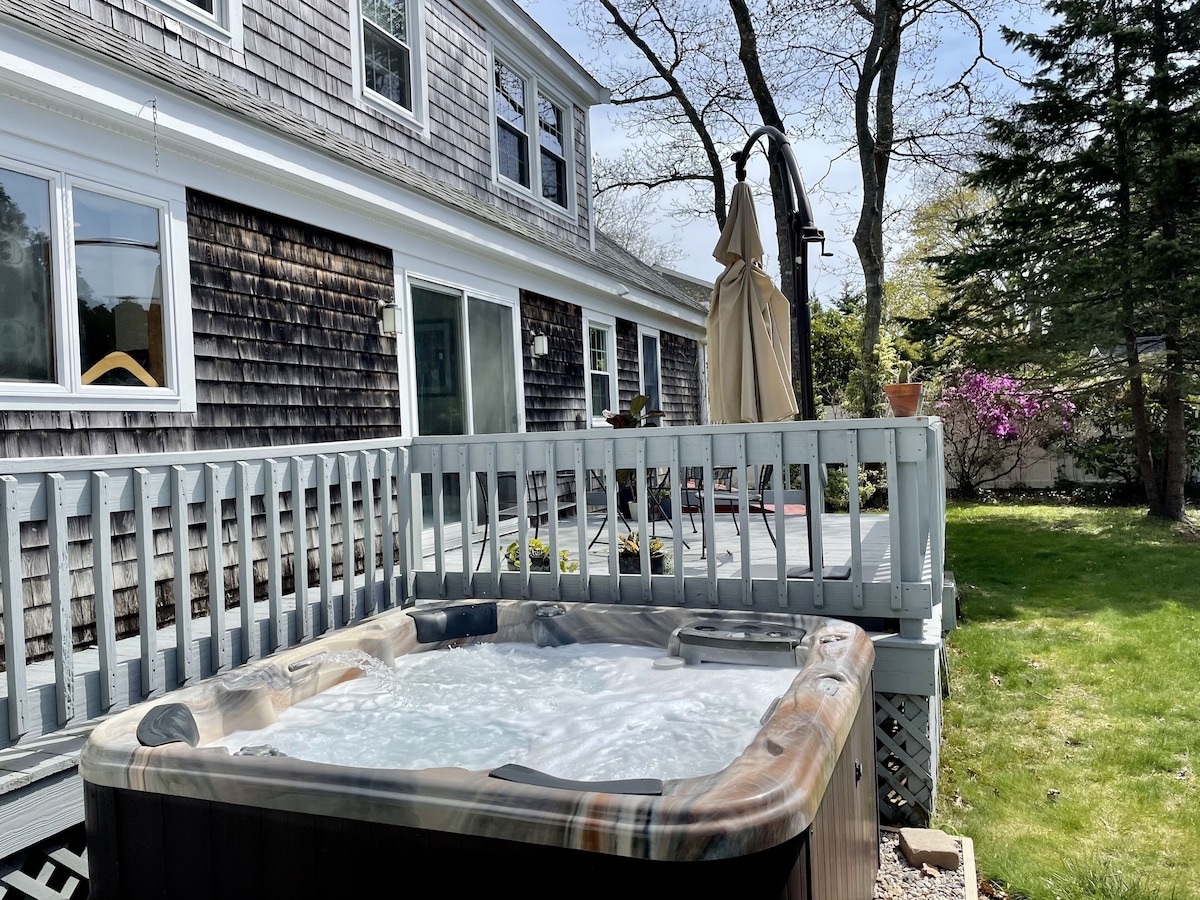 Cape Cod beach house with hot tub and outdoor shower