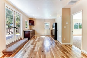 Guest house entrance and Kitchen area. Full sized electric stove and oven incl.