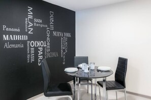 Professionally decorated (3)