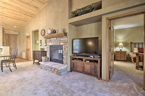 Living Room | Smart TV