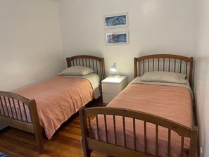 Second Bedroom with Two Twin Beds