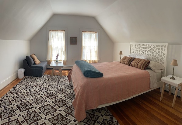 Master Bedroom with Sitting Area - optional roll away bed fits nicely.