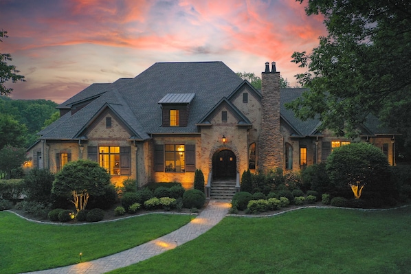 Beautiful 15,000 square foot mansion