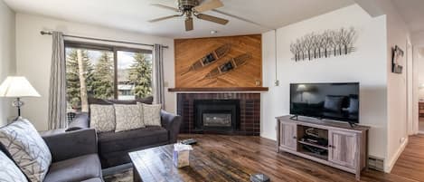 Living Area w/ Fireplace and TV