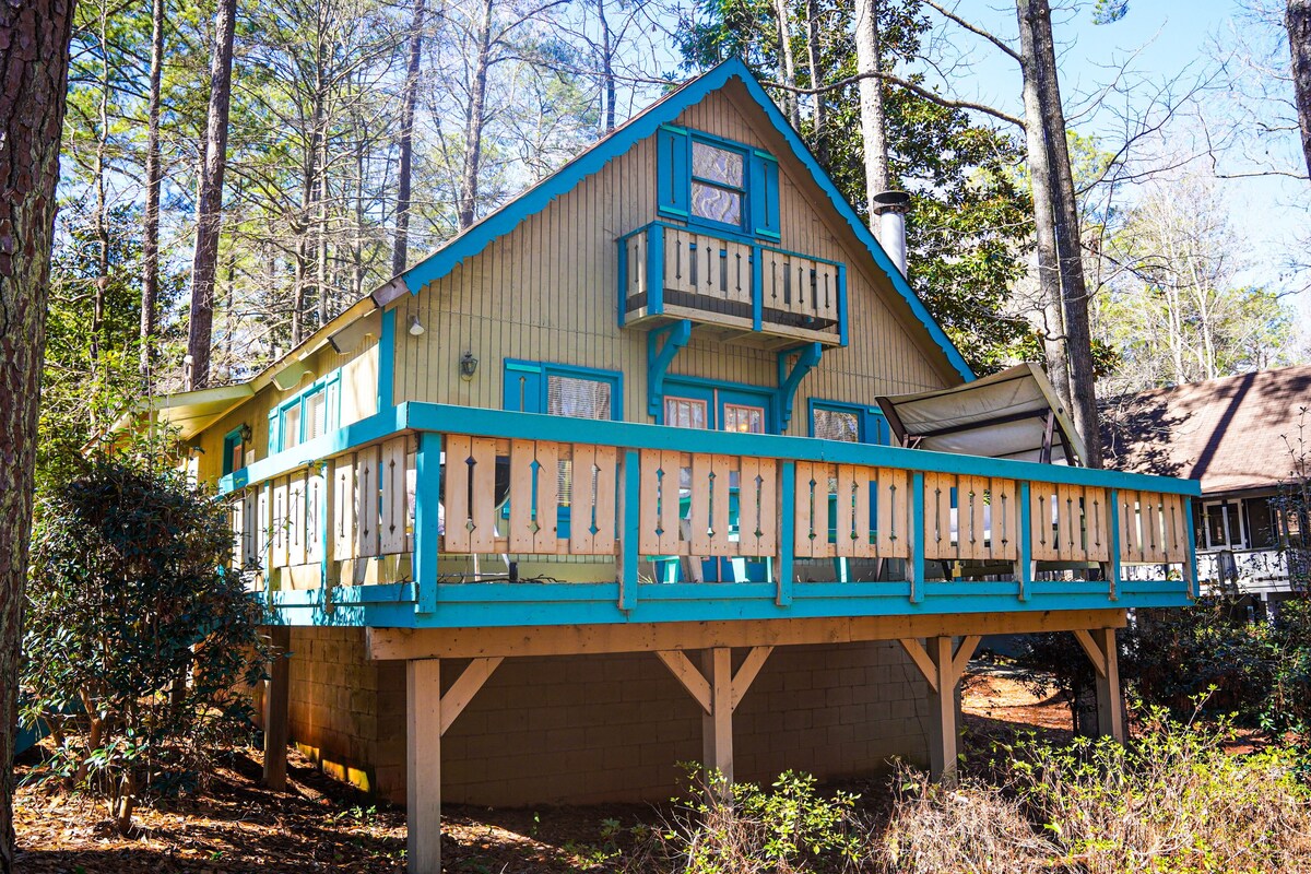 Pet friendly Wooded View Escape perfect place to make some memories!