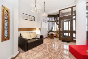 Unwind on the comfortable sofa that can be converted into double bed.