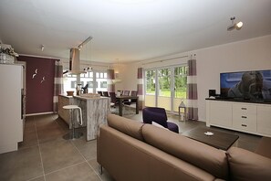 Wohnzimmer mit TV