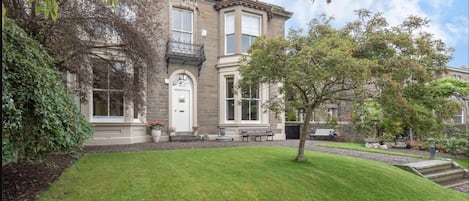 Milton Bank garden apartment front view
