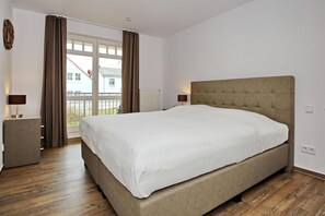 Schlafzimmer mit Doppelbett