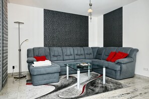 Wohnzimmer mit Schlafcouch