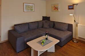 Wohnzimmer mit Schlafcouch