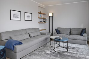 Wohnzimmer mit Schlafcouch