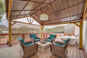 Covered Deck | Fire Pit