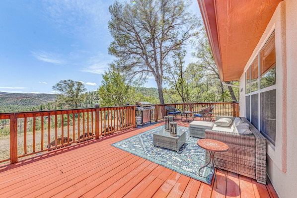 Ruidoso Vacation Rental | 3BR | 3BA | Step-Free Access | 1,742 Sq Ft