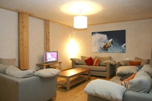 Find peace and relaxation with your close friends and family in this cozy living room.
