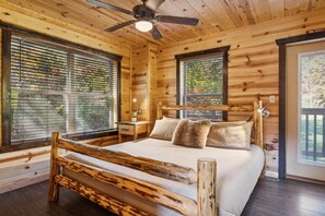 Hidden Bear | Great Smoky Mountains Cabin Rentals | Pigeon Forge Cabin Rentals | Located just minutes from the parkway and all the Pigeon Forge attractions, less than 5 minutes from WildSide and Smoky Mountain Zipline.