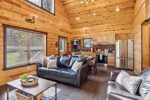 Hidden Bear | Great Smoky Mountains Cabin Rentals | Pigeon Forge Cabin Rentals | Located just minutes from the parkway and all the Pigeon Forge attractions, less than 5 minutes from WildSide and Smoky Mountain Zipline.